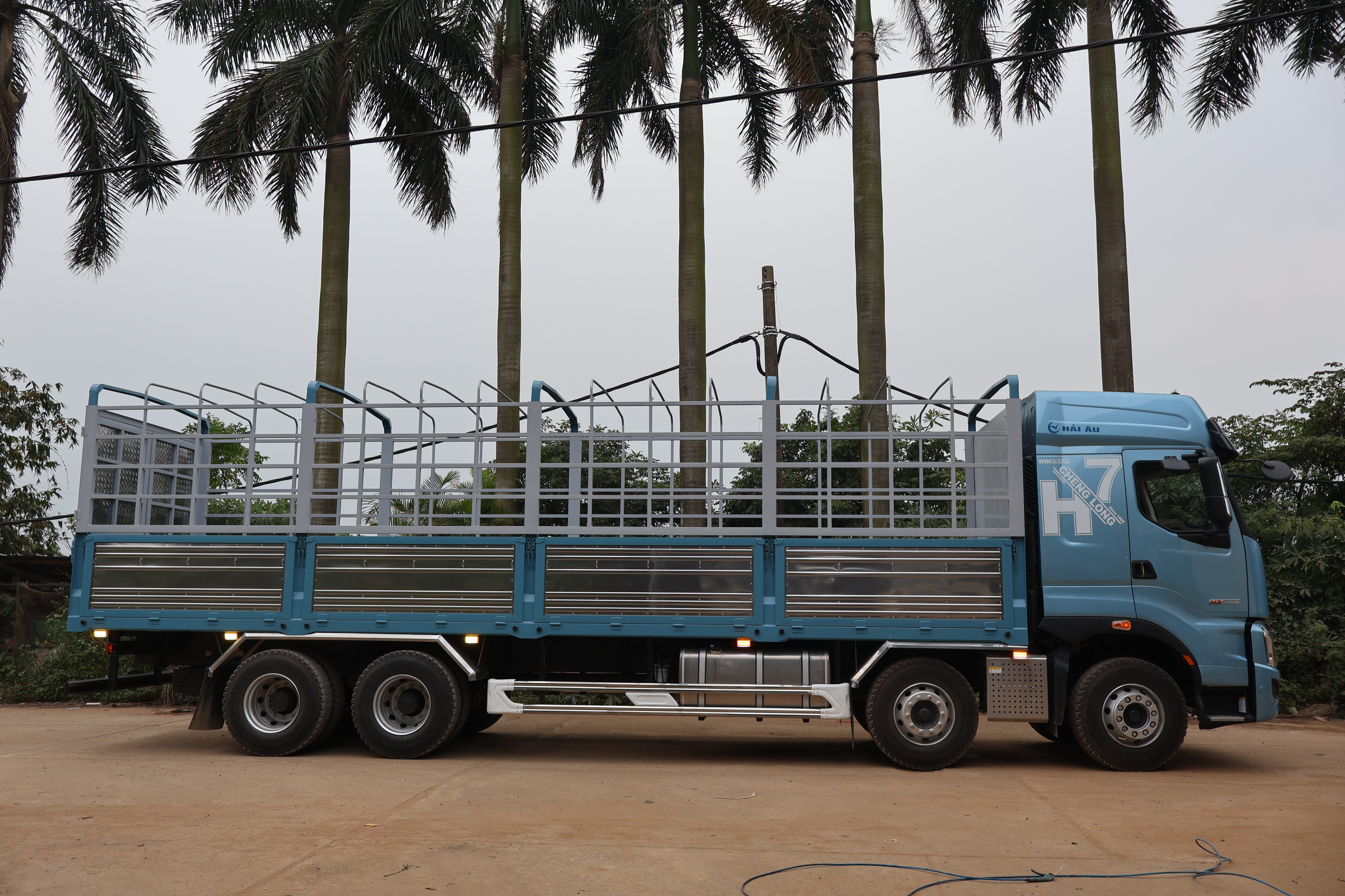 Xe tải thùng Chenglong 360HP (8x4)