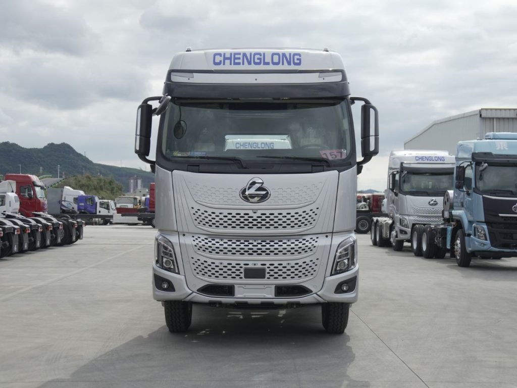 XE ĐẦU KÉO CHENGLONG LUXK 450HP
