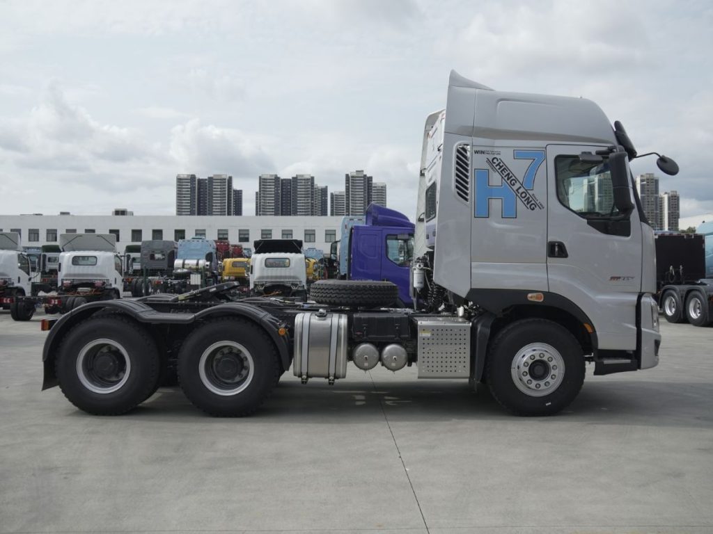XE ĐẦU KÉO CHENGLONG LUXK 450HP