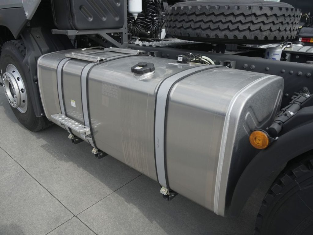 XE ĐẦU KÉO CHENGLONG LUXK 450HP