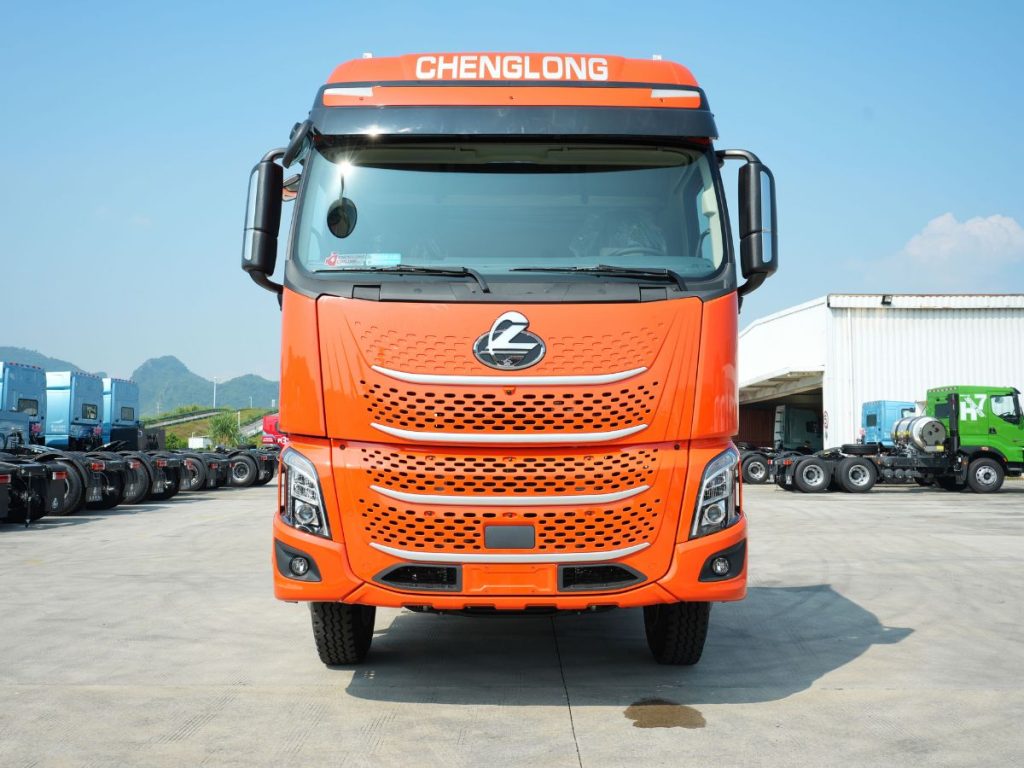 XE ĐẦU KÉO CHENGLONG LUXS 450HP