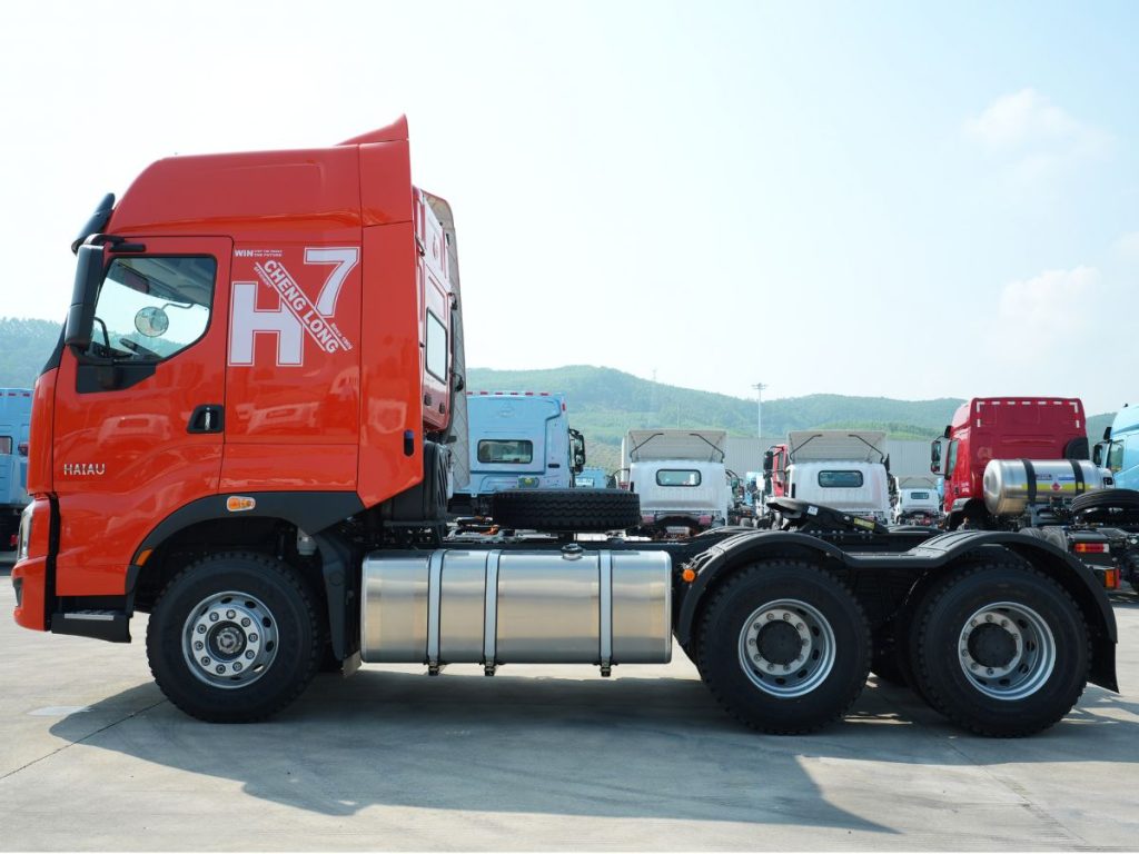 XE ĐẦU KÉO CHENGLONG LUXS 450HP