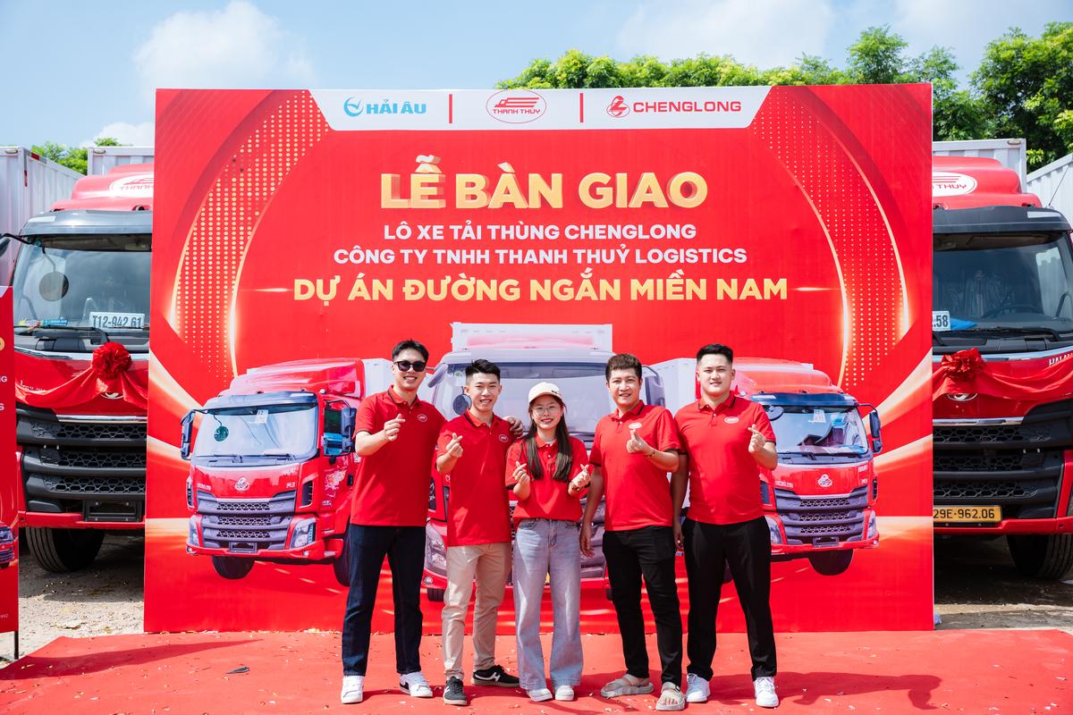 Bàn Giao Lô 50 Xe Tải Thùng ChengLong Cho Cty TNHH Thanh Thủy Logistics