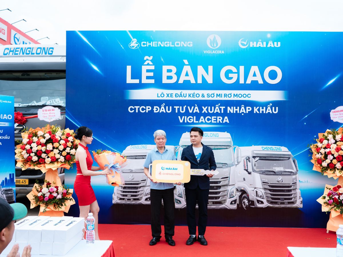 Lễ Bàn Giao Xe Đầu Kéo & Sơ Mi Rơ Mooc cho Viglacera 