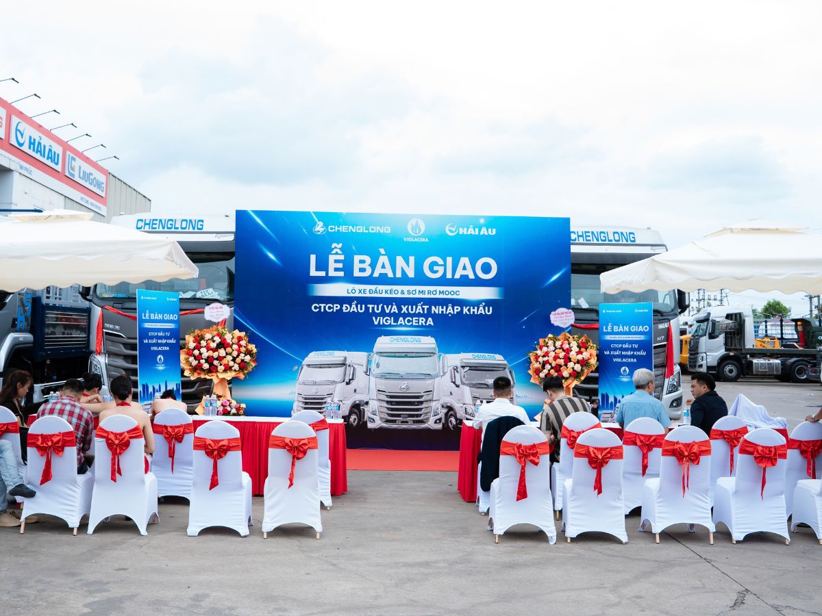 Lễ Bàn Giao Xe Đầu Kéo & Sơ Mi Rơ Mooc cho Viglacera 